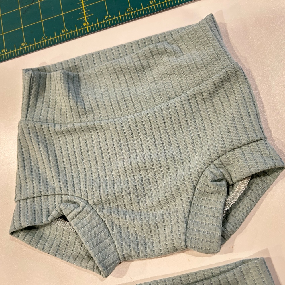 Baby bummies /shorts Ribbed Knit Baby Shorts in Light green 6-12, 12-18